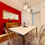 Red Appartement